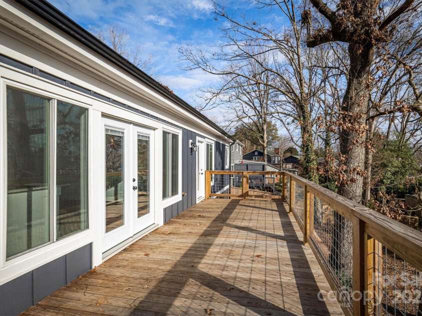 223 West Park Drive, Morganton, NC 28655.  MLS# CAR4209211, YatesRealty ID 338. 