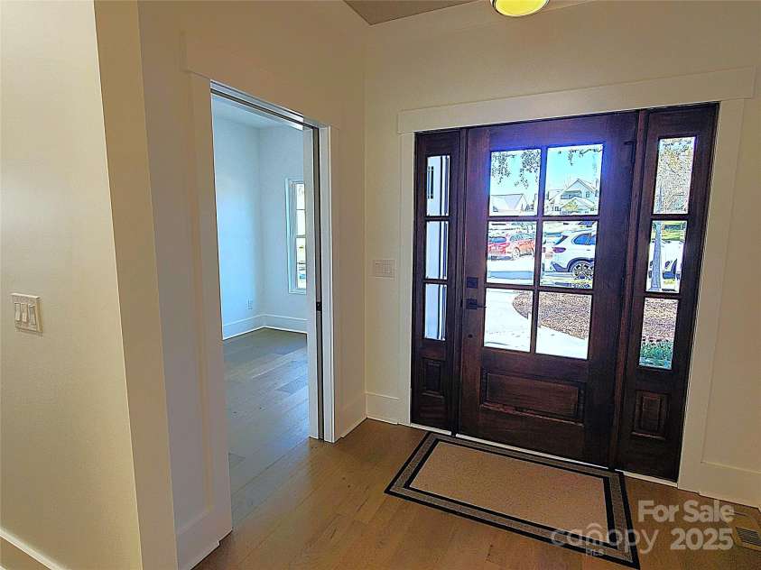 405 19th Avenue Circle, Hickory, NC 28601.  MLS# CAR4201802, YatesRealty ID 338. 