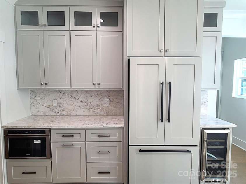 405 19th Avenue Circle, Hickory, NC 28601.  MLS# CAR4201802, YatesRealty ID 338. 