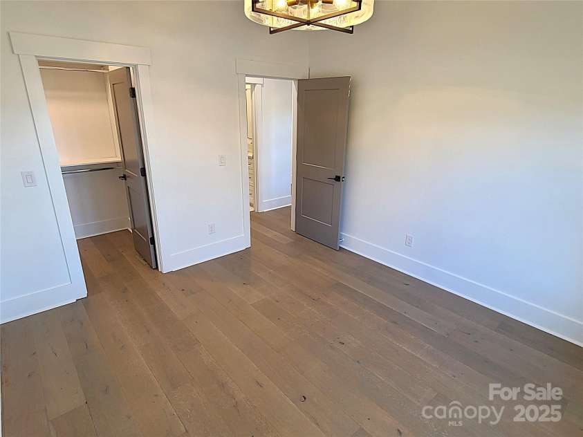 405 19th Avenue Circle, Hickory, NC 28601.  MLS# CAR4201802, YatesRealty ID 338. Main-level bedroom