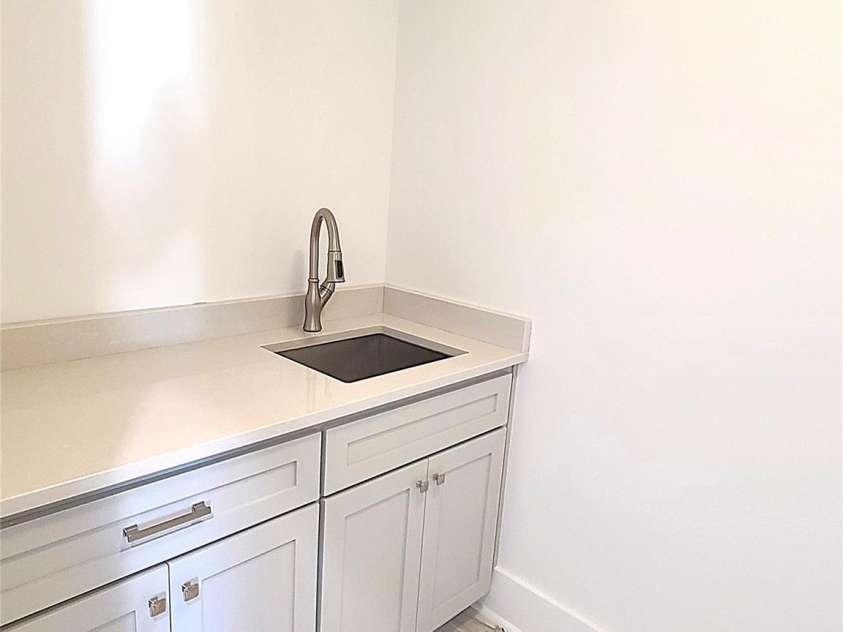 405 19th Avenue Circle, Hickory, NC 28601.  MLS# CAR4201802, YatesRealty ID 338. Main-level laundry