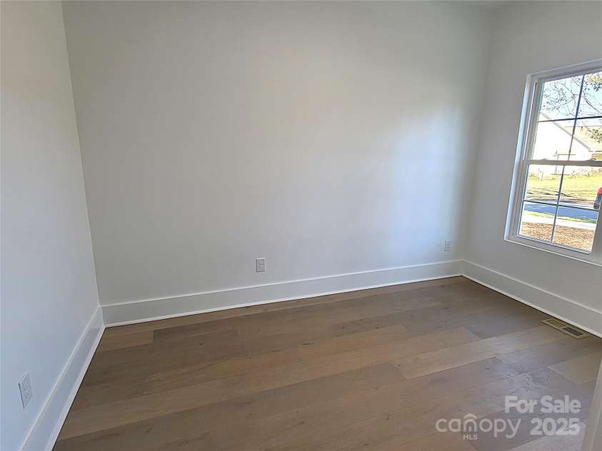 405 19th Avenue Circle, Hickory, NC 28601.  MLS# CAR4201802, YatesRealty ID 338. Office