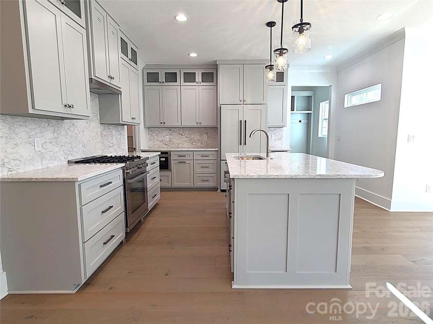 405 19th Avenue Circle, Hickory, NC 28601.  MLS# CAR4390265, YatesRealty ID 338. 