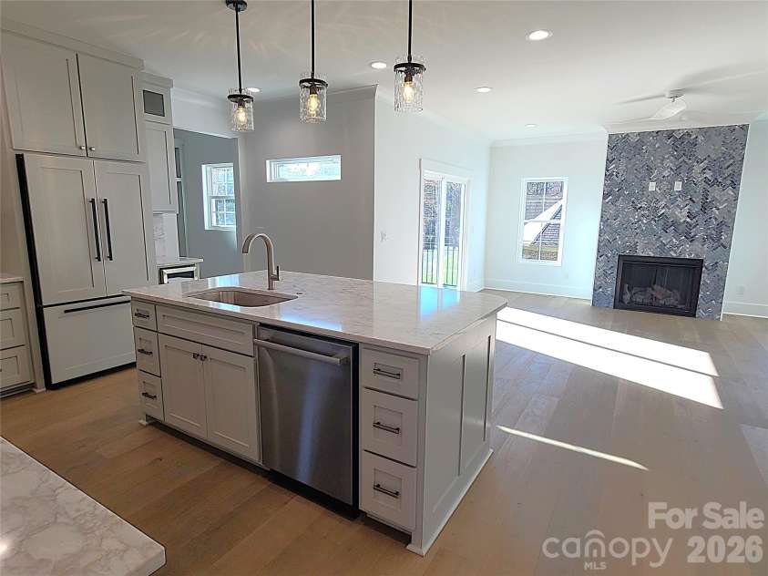 405 19th Avenue Circle, Hickory, NC 28601.  MLS# CAR4390265, YatesRealty ID 338. 