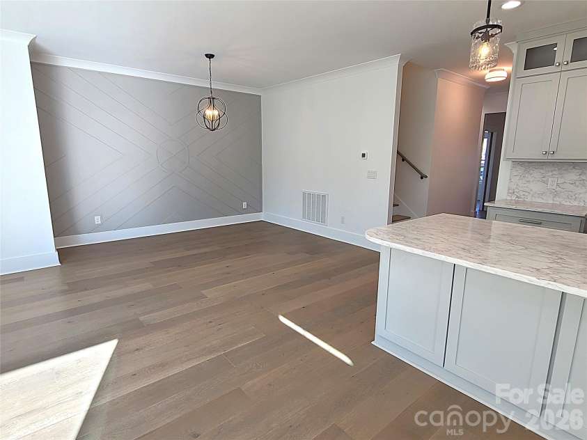 405 19th Avenue Circle, Hickory, NC 28601.  MLS# CAR4390265, YatesRealty ID 338. 