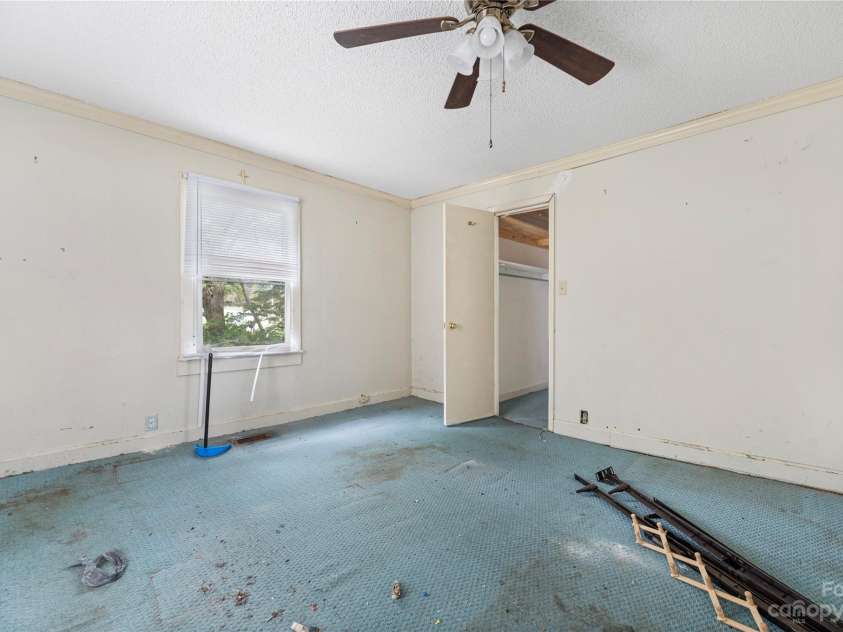 440 Oakland Avenue, Statesville, NC 28677.  MLS# CAR4080981, YatesRealty ID 338. Bedroom # 2