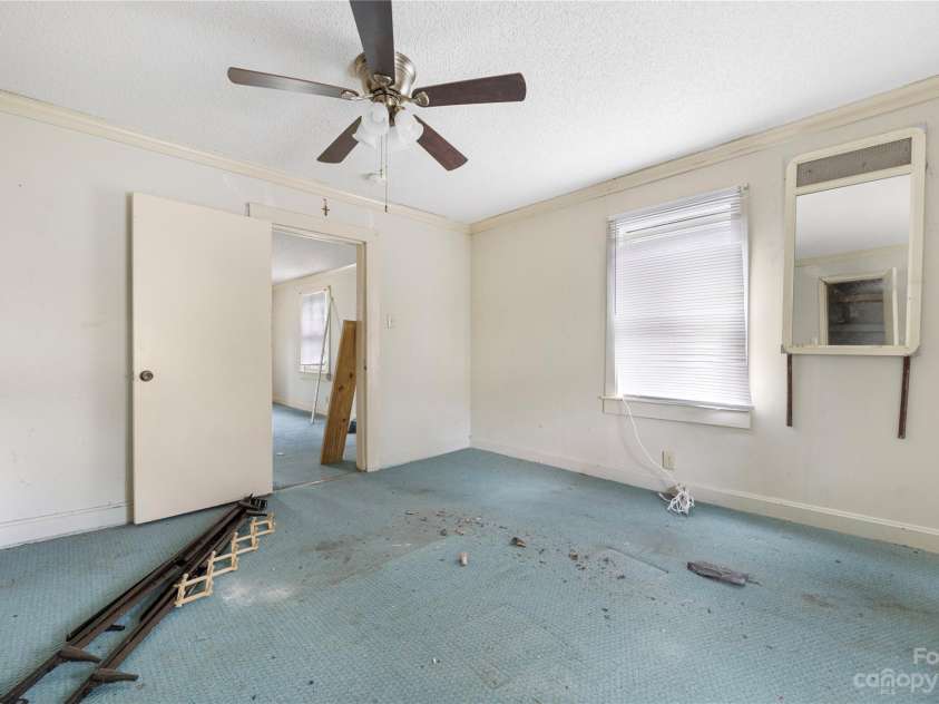 440 Oakland Avenue, Statesville, NC 28677.  MLS# CAR4080981, YatesRealty ID 338. Bedroom # 2