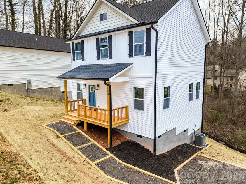 145 Shadowlawn Drive, Asheville, NC 28806.  MLS# CAR4333473, YatesRealty ID 3380. 