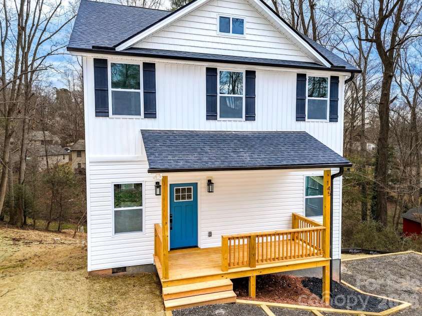 145 Shadowlawn Drive, Asheville, NC 28806.  MLS# CAR4333473, YatesRealty ID 3380. 