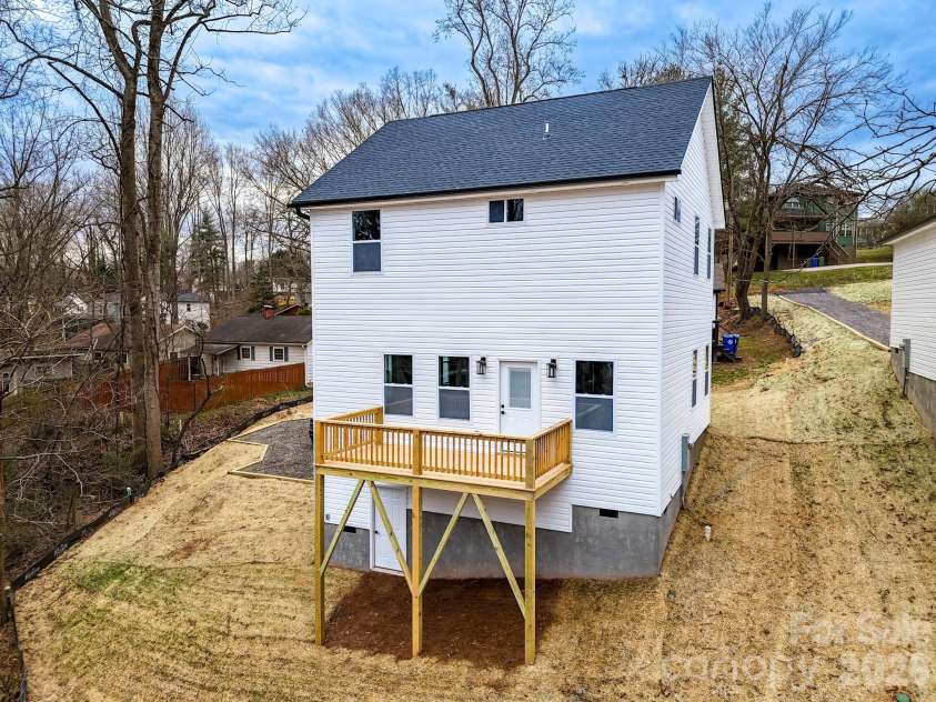 145 Shadowlawn Drive, Asheville, NC 28806.  MLS# CAR4333473, YatesRealty ID 3380. 
