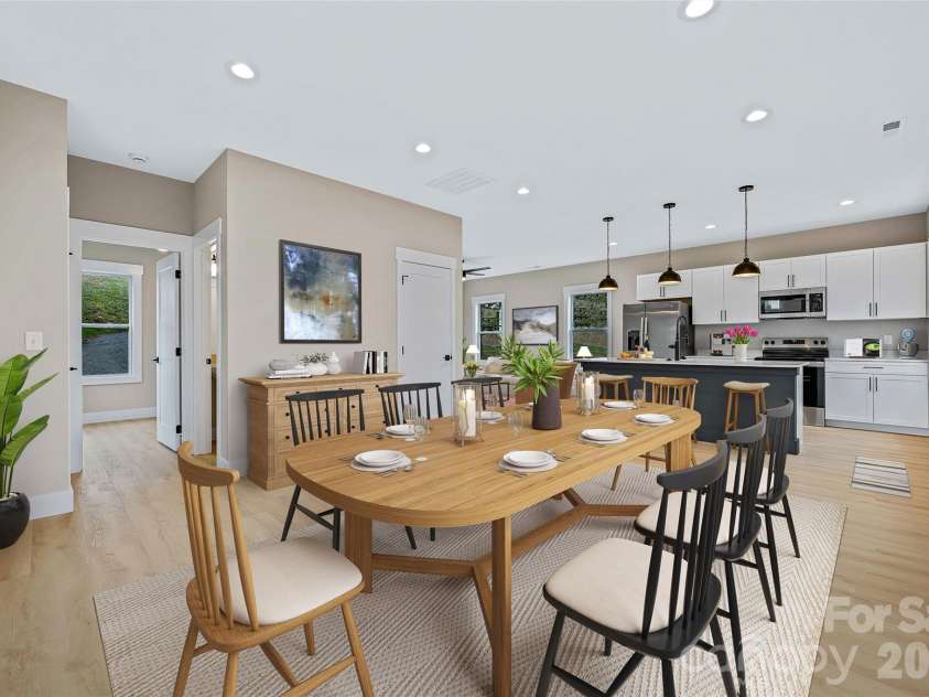 145 Shadowlawn Drive, Asheville, NC 28806.  MLS# CAR4333473, YatesRealty ID 3380. 