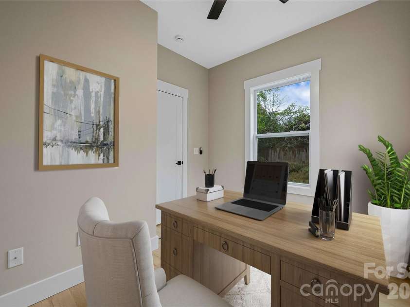 145 Shadowlawn Drive, Asheville, NC 28806.  MLS# CAR4333473, YatesRealty ID 3380. 