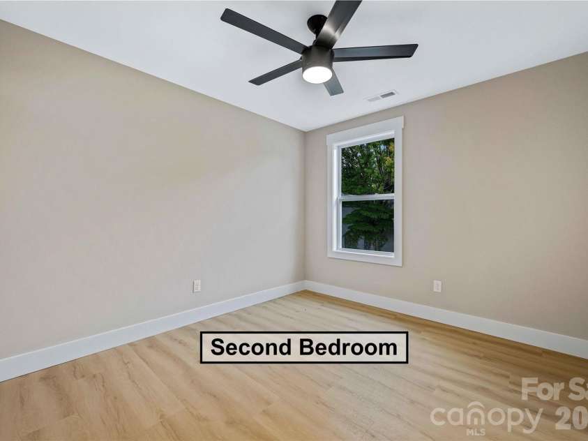 145 Shadowlawn Drive, Asheville, NC 28806.  MLS# CAR4333473, YatesRealty ID 3380. 