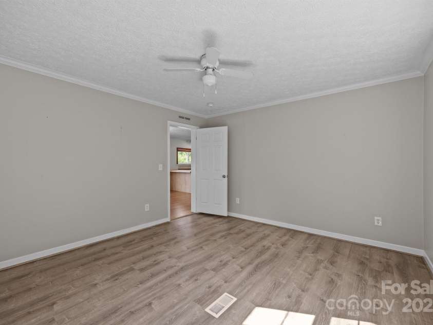 382 Onteora Boulevard, Asheville, NC 28803.  MLS# CAR4272620, YatesRealty ID 3380. Another angle of the Bonus Room