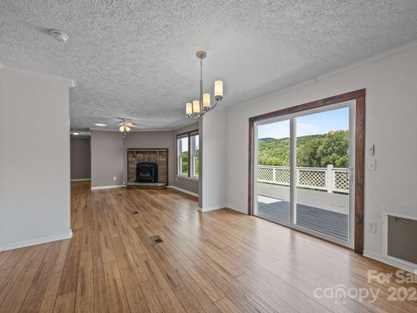 382 Onteora Boulevard, Asheville, NC 28803.  MLS# CAR4272620, YatesRealty ID 3380. Dining Area and Den