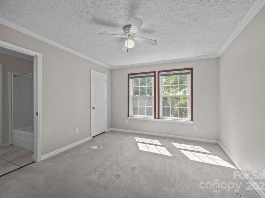 382 Onteora Boulevard, Asheville, NC 28803.  MLS# CAR4272620, YatesRealty ID 3380. Fourth Bedroom