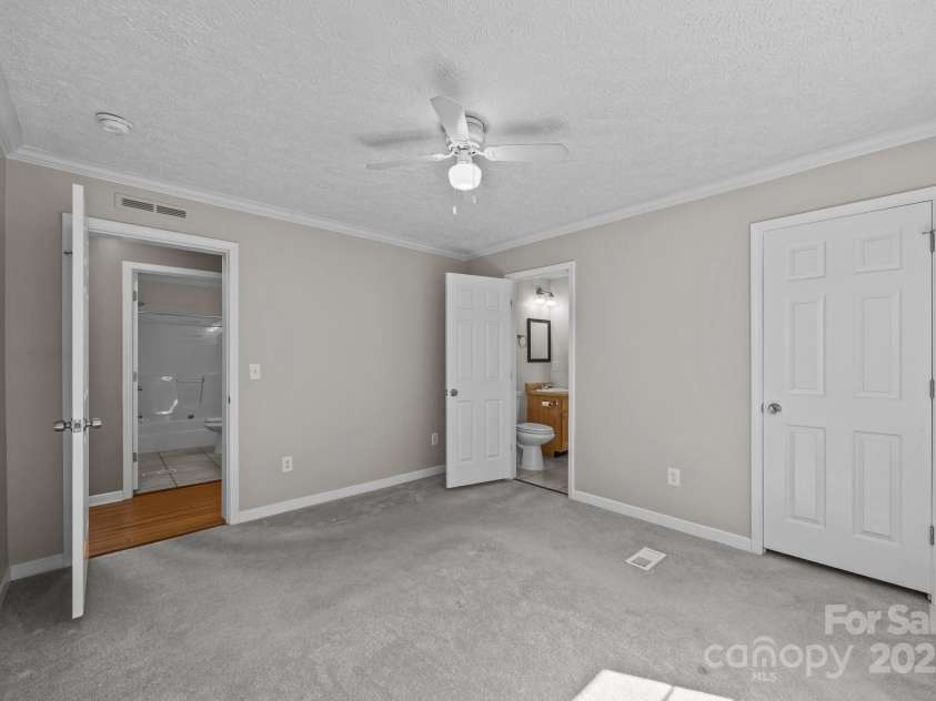 382 Onteora Boulevard, Asheville, NC 28803.  MLS# CAR4272620, YatesRealty ID 3380. Fourth Bedroom 