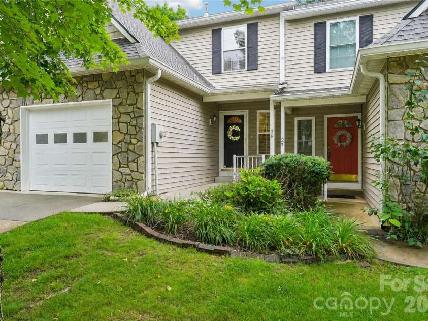 26 Willowick Drive, Asheville, NC 28803.  MLS# CAR4388357, YatesRealty ID 33800. 