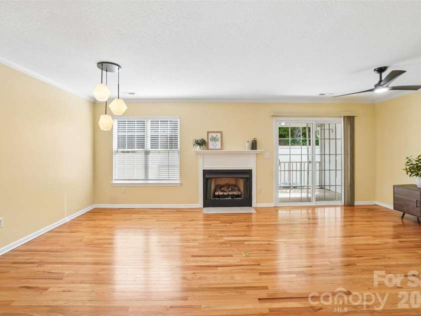 26 Willowick Drive, Asheville, NC 28803.  MLS# CAR4388357, YatesRealty ID 33800. 