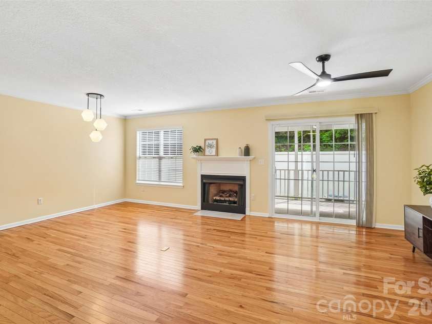 26 Willowick Drive, Asheville, NC 28803.  MLS# CAR4388357, YatesRealty ID 33800. 