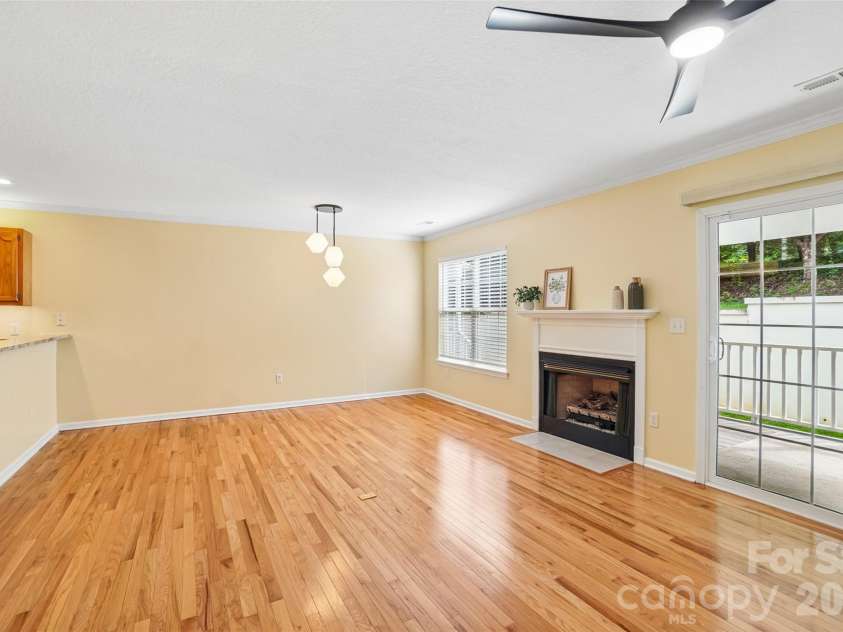 26 Willowick Drive, Asheville, NC 28803.  MLS# CAR4388357, YatesRealty ID 33800. 