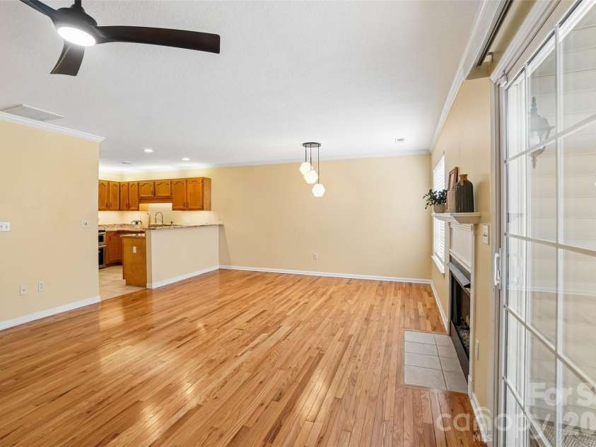 26 Willowick Drive, Asheville, NC 28803.  MLS# CAR4388357, YatesRealty ID 33800. 