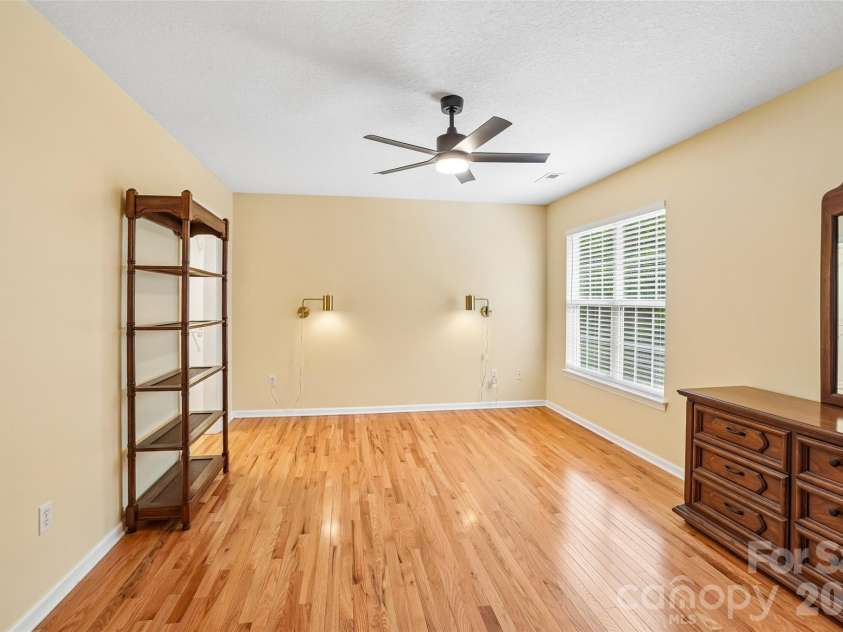 26 Willowick Drive, Asheville, NC 28803.  MLS# CAR4388357, YatesRealty ID 33800. 