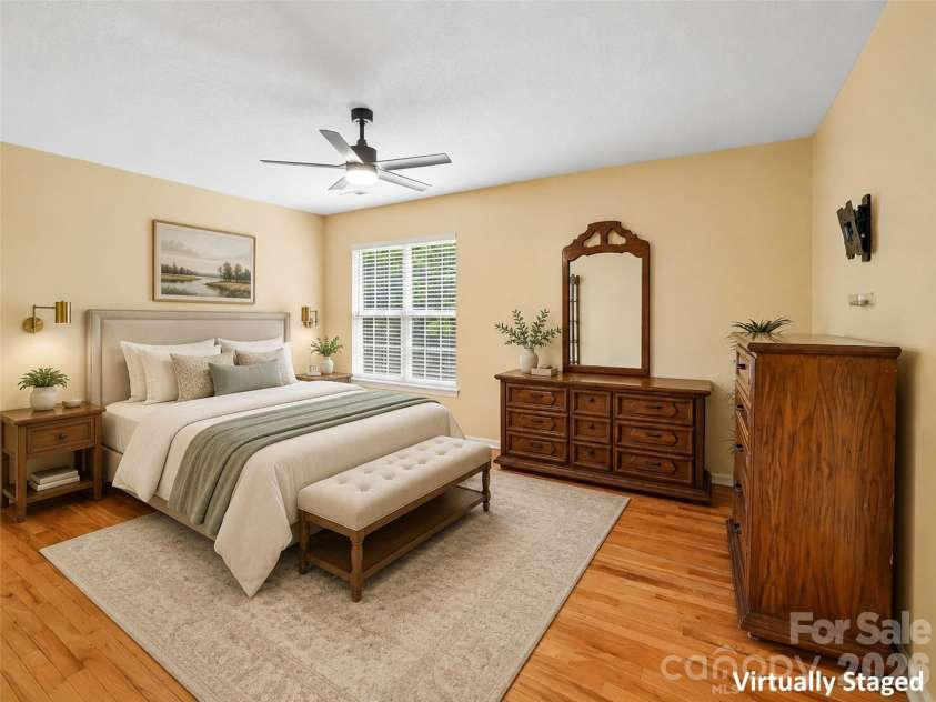 26 Willowick Drive, Asheville, NC 28803.  MLS# CAR4388357, YatesRealty ID 33800. 