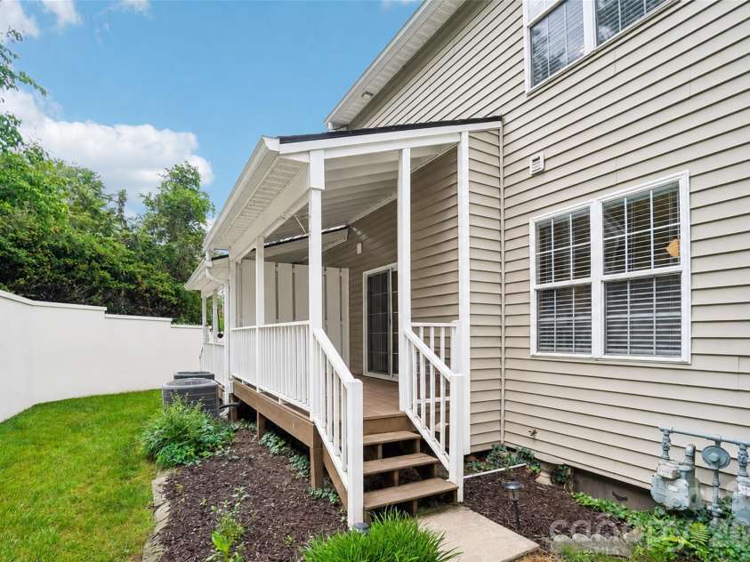 26 Willowick Drive, Asheville, NC 28803.  MLS# CAR4388357, YatesRealty ID 33800. 