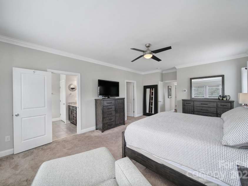 8702 Aspinwall Drive, Charlotte, NC 28216.  MLS# CAR4272484, YatesRealty ID 33800. 