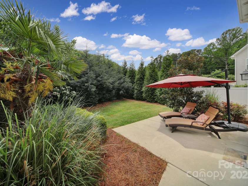 8702 Aspinwall Drive, Charlotte, NC 28216.  MLS# CAR4272484, YatesRealty ID 33800. 