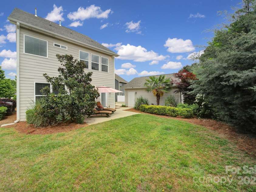 8702 Aspinwall Drive, Charlotte, NC 28216.  MLS# CAR4272484, YatesRealty ID 33800. 