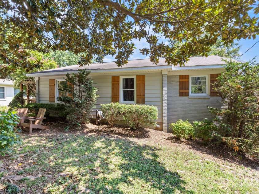 135 Wyanoke Avenue, Charlotte, NC 28205.  MLS# CAR4293275, YatesRealty ID 33801. 