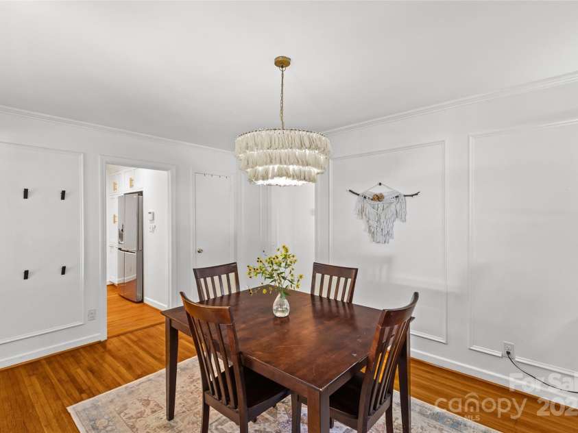 135 Wyanoke Avenue, Charlotte, NC 28205.  MLS# CAR4293275, YatesRealty ID 33801. 