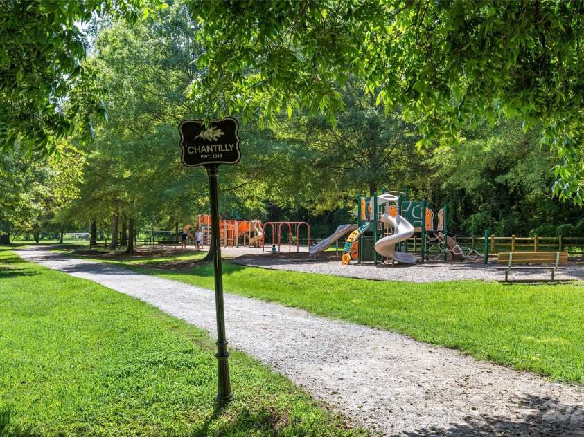 135 Wyanoke Avenue, Charlotte, NC 28205.  MLS# CAR4293275, YatesRealty ID 33801. 