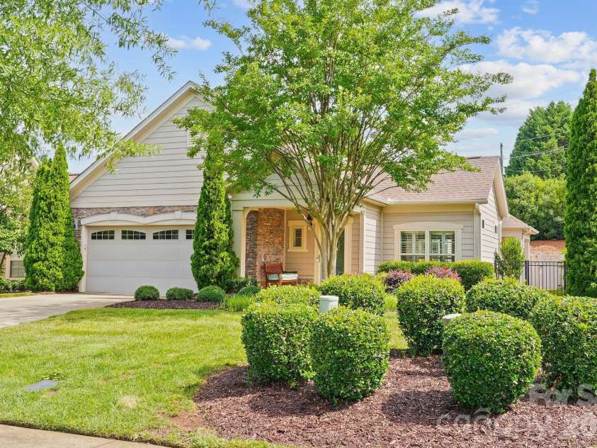159 Brawley Point Circle, Mooresville, NC 28117.  MLS# CAR4394982, YatesRealty ID 33801. 