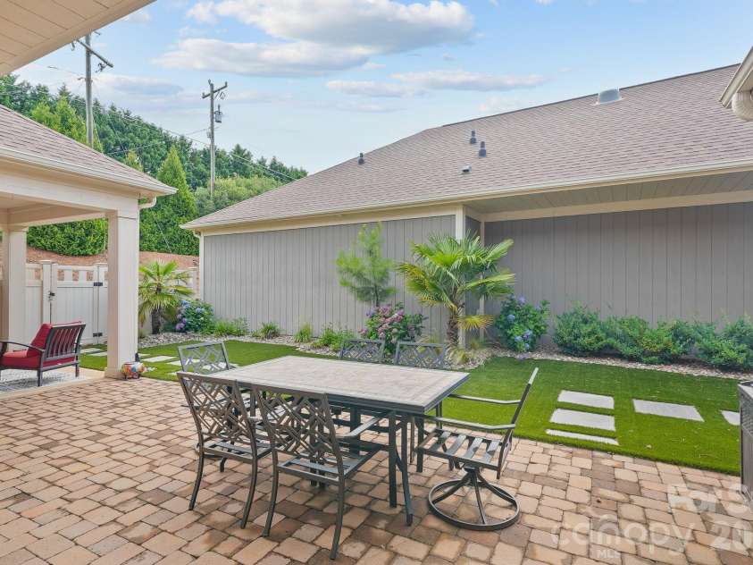 159 Brawley Point Circle, Mooresville, NC 28117.  MLS# CAR4394982, YatesRealty ID 33801. 