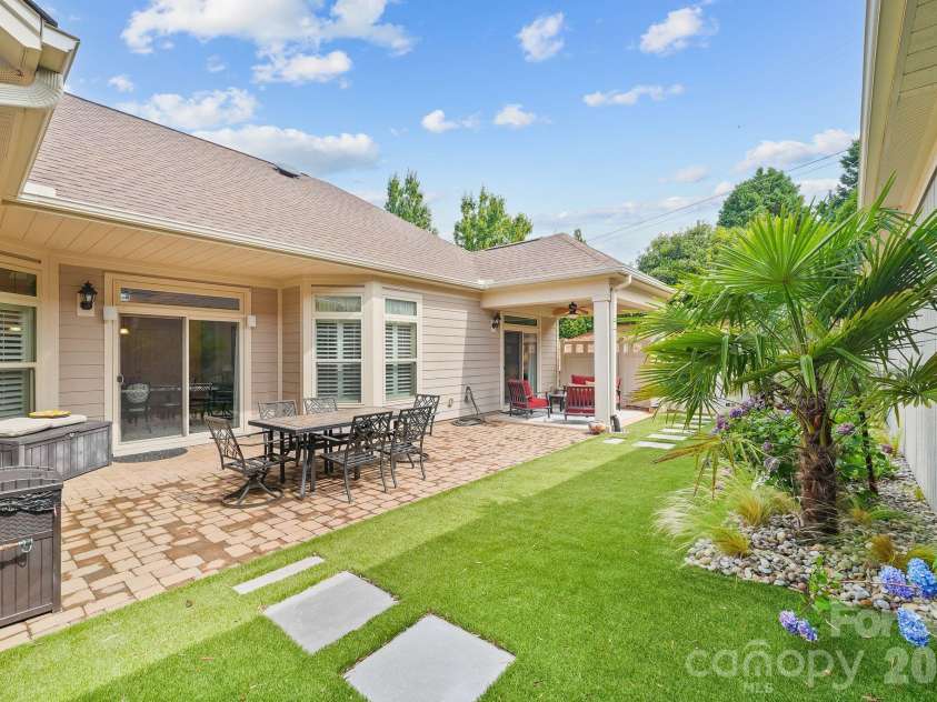 159 Brawley Point Circle, Mooresville, NC 28117.  MLS# CAR4394982, YatesRealty ID 33801. 