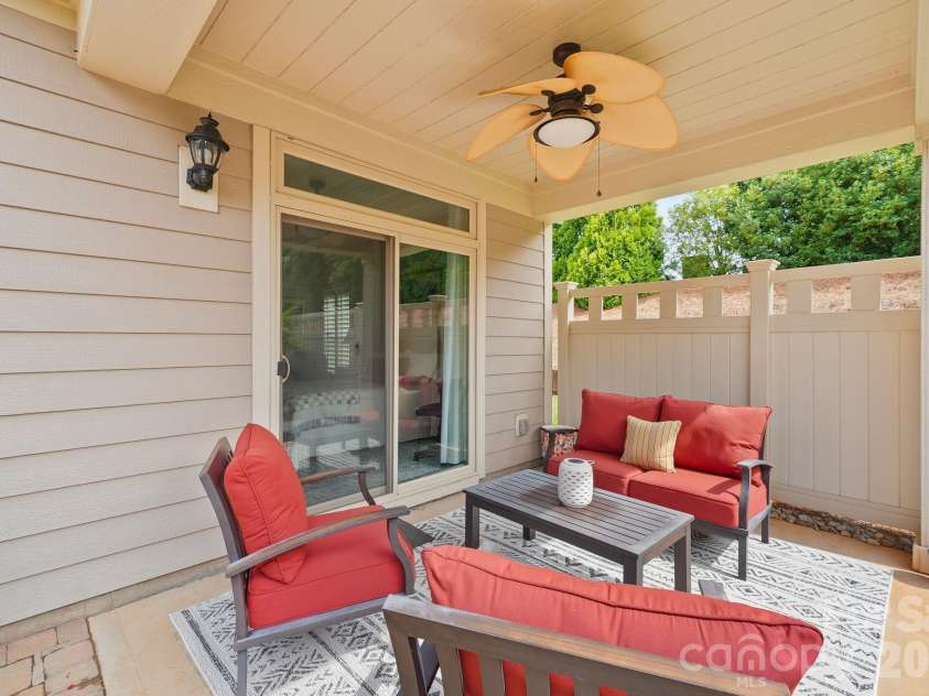 159 Brawley Point Circle, Mooresville, NC 28117.  MLS# CAR4394982, YatesRealty ID 33801. 