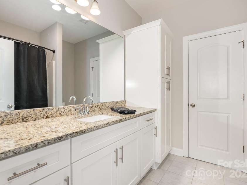 2180 Moss Meadow Lane, Denver, NC 28037.  MLS# CAR4280572, YatesRealty ID 33802. 