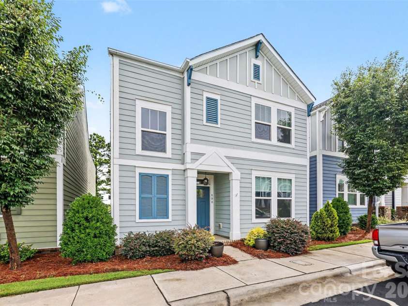 808 Lyndon Station Drive, Pineville, NC 28134.  MLS# CAR4391345, YatesRealty ID 33802. 