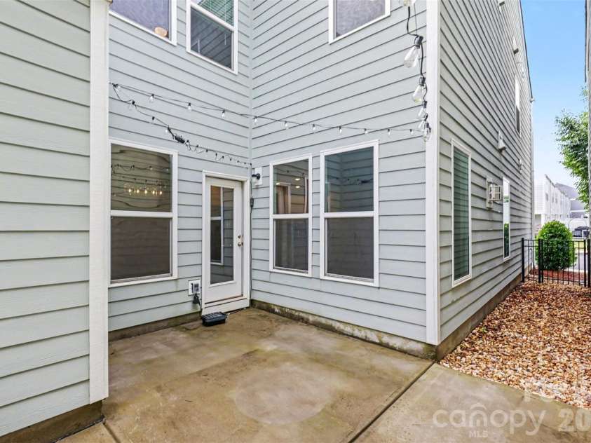 808 Lyndon Station Drive, Pineville, NC 28134.  MLS# CAR4391345, YatesRealty ID 33802. 