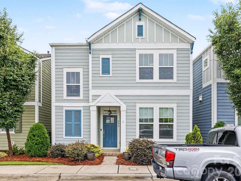 808 Lyndon Station Drive, Pineville, NC 28134.  MLS# CAR4391345, YatesRealty ID 33802. 