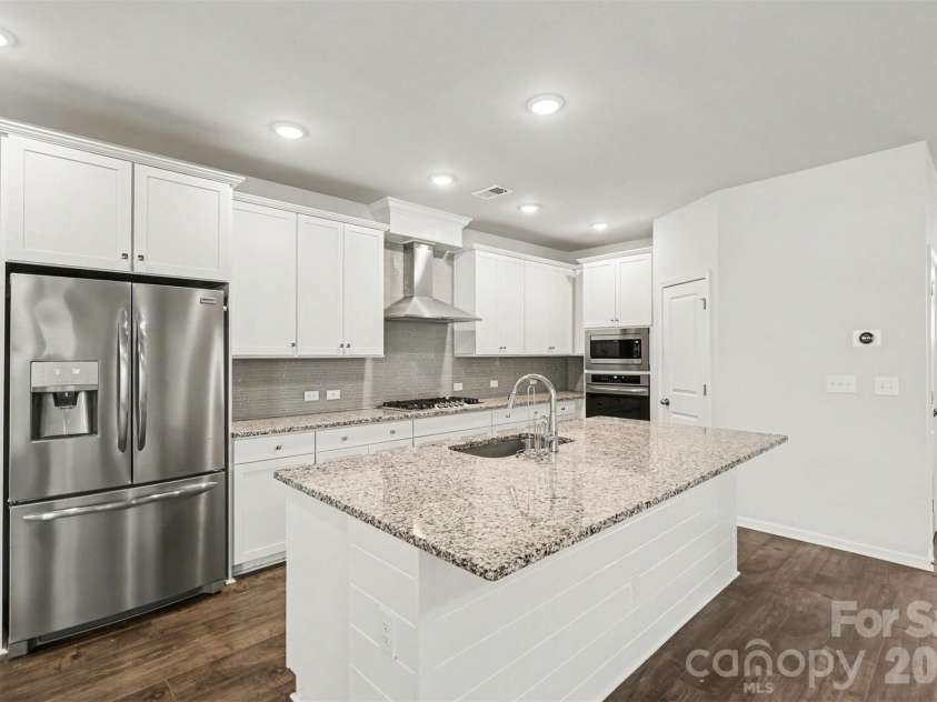 808 Lyndon Station Drive, Pineville, NC 28134.  MLS# CAR4391345, YatesRealty ID 33802. 