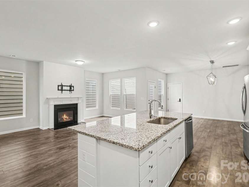 808 Lyndon Station Drive, Pineville, NC 28134.  MLS# CAR4391345, YatesRealty ID 33802. 