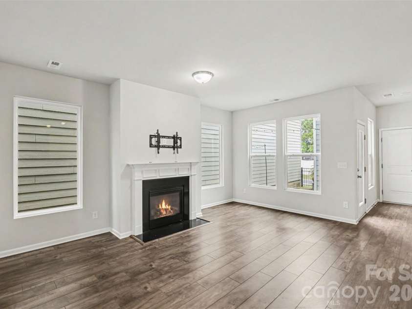 808 Lyndon Station Drive, Pineville, NC 28134.  MLS# CAR4391345, YatesRealty ID 33802. 