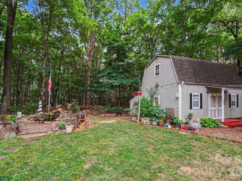 6007 Charlton Oaks Drive, Waxhaw, NC 28173.  MLS# CAR4395428, YatesRealty ID 33803. 2 story storage building