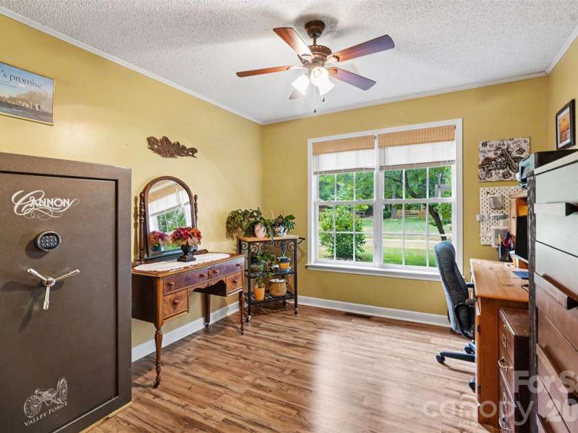 6007 Charlton Oaks Drive, Waxhaw, NC 28173.  MLS# CAR4395428, YatesRealty ID 33803. Third bedroom