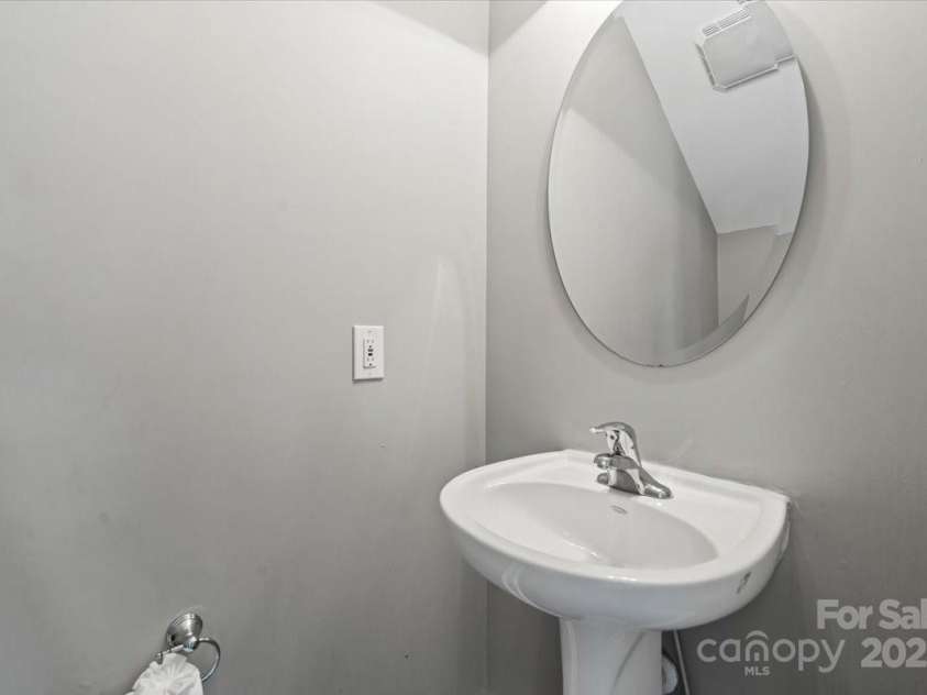 13014 Windy Lea Lane, Huntersville, NC 28078.  MLS# CAR4227702, YatesRealty ID 33804. 