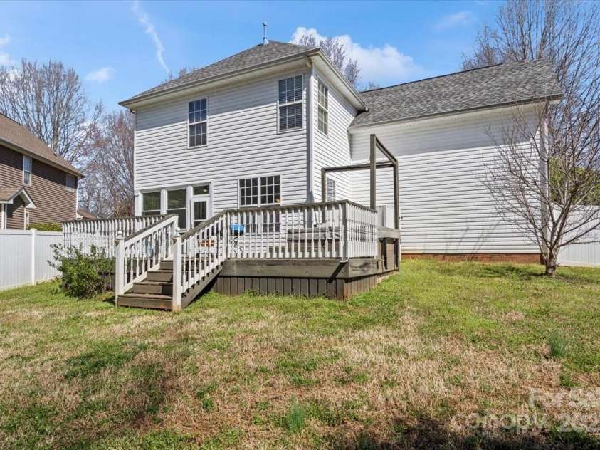 13014 Windy Lea Lane, Huntersville, NC 28078.  MLS# CAR4227702, YatesRealty ID 33804. 